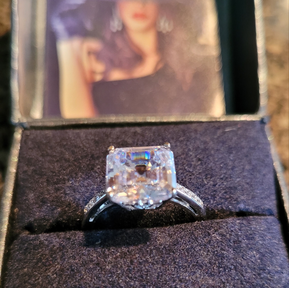 Beautiful Ring STS